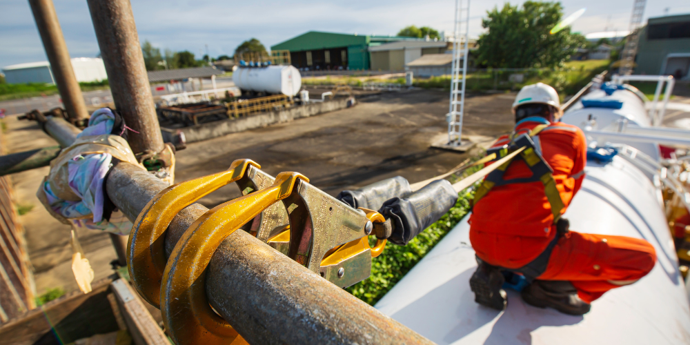 Empowering Lone Workers: The Role of Enterprise Technology in Safety and Productivity